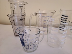 lot 51 image: Assorted Measuring Cups