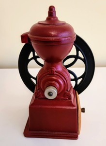 lot 52 image: Vintage Cast Iron Coffee Grinder