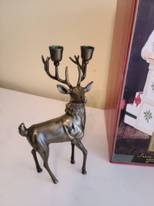 lot 62 image: Christmas Decor