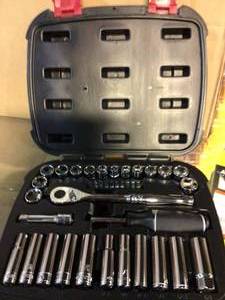 lot 28 image: Husky Mechanics Tool Set (38-Piece) Customer Returns See Pictures