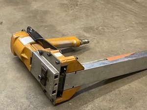 lot 8 image: Bostitch Box Stapler