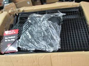 lot 45 image: 30 inch Charcoal Barrel grill with ...