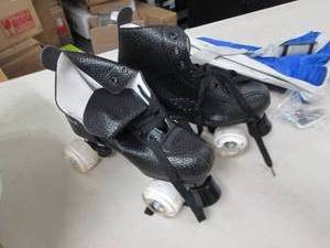 lot 57 image: Pair of size 40(EUR) Roller skates,...