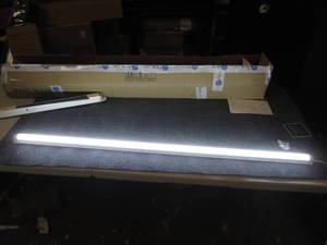 lot 60 image: AceLite LED T8 Integrated light sys...