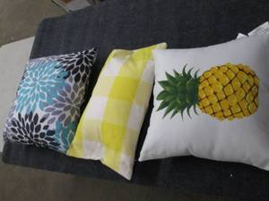 lot 75 image: 3 various size pillows ...