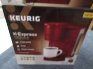 lot 79 image: keurig k-express powers on no furth...