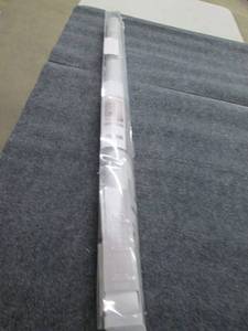lot 122 image: roller blind 39x72 ...