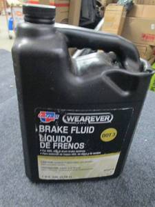 lot 150 image: gallon of carquest dot 3 break flui...