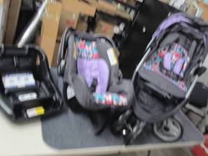 lot 202 image: Baby Trend EZ RIDE 35 TRAVEL  SYSTE...