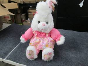 lot 214 image: Large pink and white bunny, plays p...