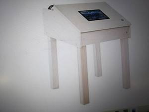 lot 221 image: Guide craft single tablet table, op...