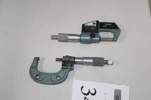 lot 346 image: Lot of (2) Micrometers