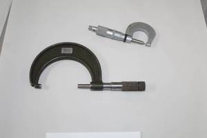 lot 347 image: Lot of (2) Micrometers