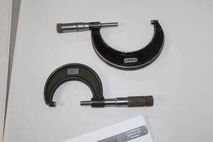 lot 349 image: Lot of (2) Micrometers