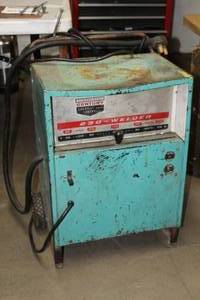 lot 289 image: Twentieth Century 230A Welder
