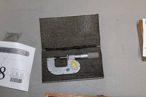 lot 358 image: Federal Mikemaster Inspection Q.C. Micrometer  with Case