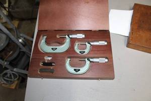 lot 335 image: Micrometer Set 3-piece  with Case