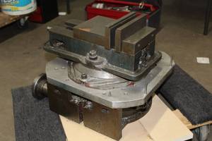 lot 203 image: AngLoc Precision Machine Vise on Rotary Base