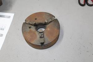 lot 235 image: Cushman Chuck Co Mill Chuck 6D