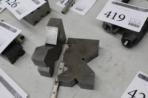 lot 427 image: Lot of (2) Vee Blocks
