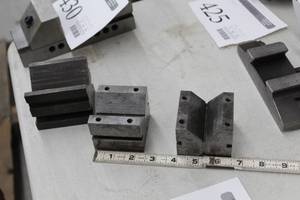 lot 428 image: Lot of (3) Vee Blocks