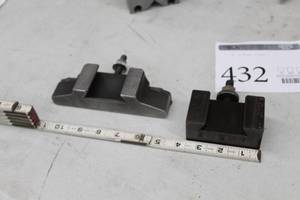 lot 432 image: Lot of (2) Vee Block Holders