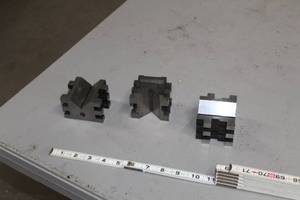 lot 468 image: Lot of (3) Vee Blocks