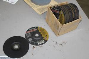 lot 476 image: Lot of (24) Grinding Wheels