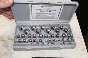 lot 520 image: Brown & Sharpe Precision Gage Set  with Case