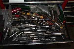 lot 1093 image: Lot of (1 Drawer) Milling and Lathe Bits