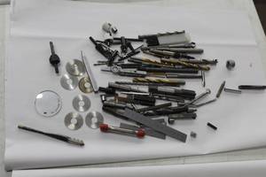 lot 1059 image: Cutter Blades, Rulers, Drill Bits, Misc. Tools