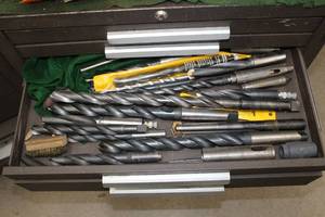 lot 1065 image: Large Drill Bits