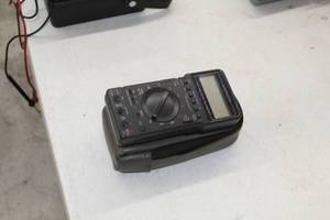 lot 1122 image: Micronta True RMS Digital Multimeter