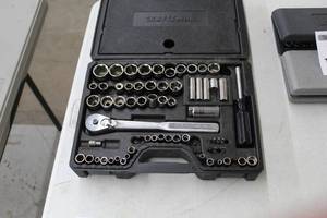 lot 1125 image: Ratchet and Socket Set
