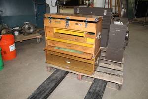 lot 311 image: Wood Tool Chest 2-piece