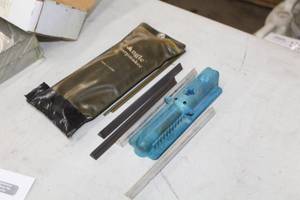 lot 527 image: Spyderco Triangle Sharpmaker Knife Sharpening Kit