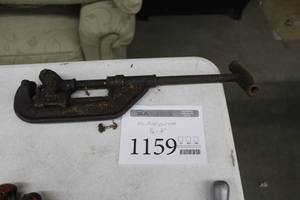 lot 1159 image: Armstrong Bros Pipe Cutter Heavy Duty 12 to 2