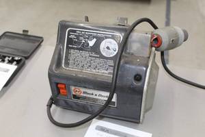 lot 1137 image: Black & Decker Drill Bit Sharpener