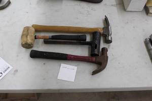 lot 1145 image: Lot of (4) Hammers  - Claw Hammers, Rubber Mallet, Metal Mallet