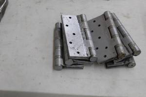 lot 1146 image: Lot of (6) Heavy Duty Hinges 5-hole