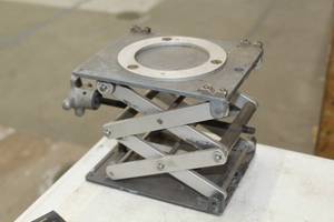 lot 542 image: Inspection Table