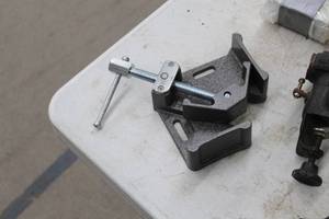 lot 589 image: Corner Clamp
