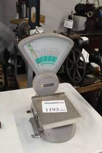 lot 1193 image: Pitney Bowes Postal Table Scale