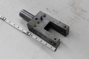 lot 635 image: Lathe U-Block