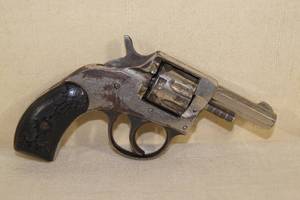 lot 3 image: Vintage H&R Young America 7 Shot Dual Action .22 Rim Fire Revolver - 1-12 Barrel