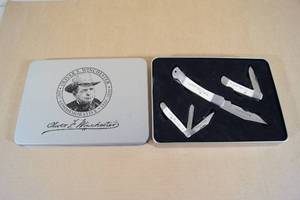 lot 12 image: 2010 Winchester Commemorative Knife Set