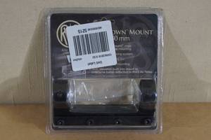 lot 126 image: Unused RWS Lock Down Airgun Scope Mount