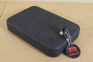 lot 148 image: Gun Vault Metal Pistol Lock Box