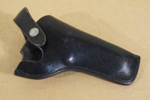 lot 139 image: Bucheimer BPM-9 Leather Holster