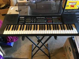 Lowrey MicroGenie Keyboard & Stand